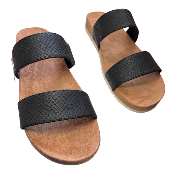 Cliffs by WHITE MOUNTAIN Tahlie Black and Tan Slide Sandals 8 NWT - Picture 1 of 7
